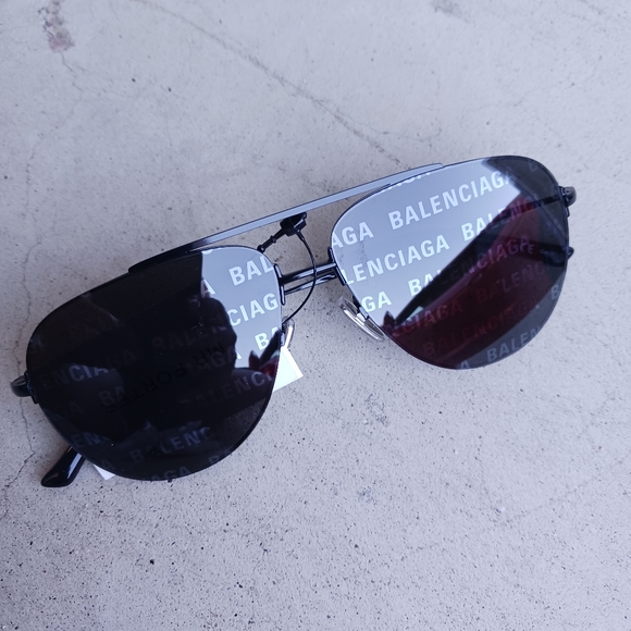 - BALENCIAGA Logo Lens Aviator Sunglass New with Case - Picture 5 of 9